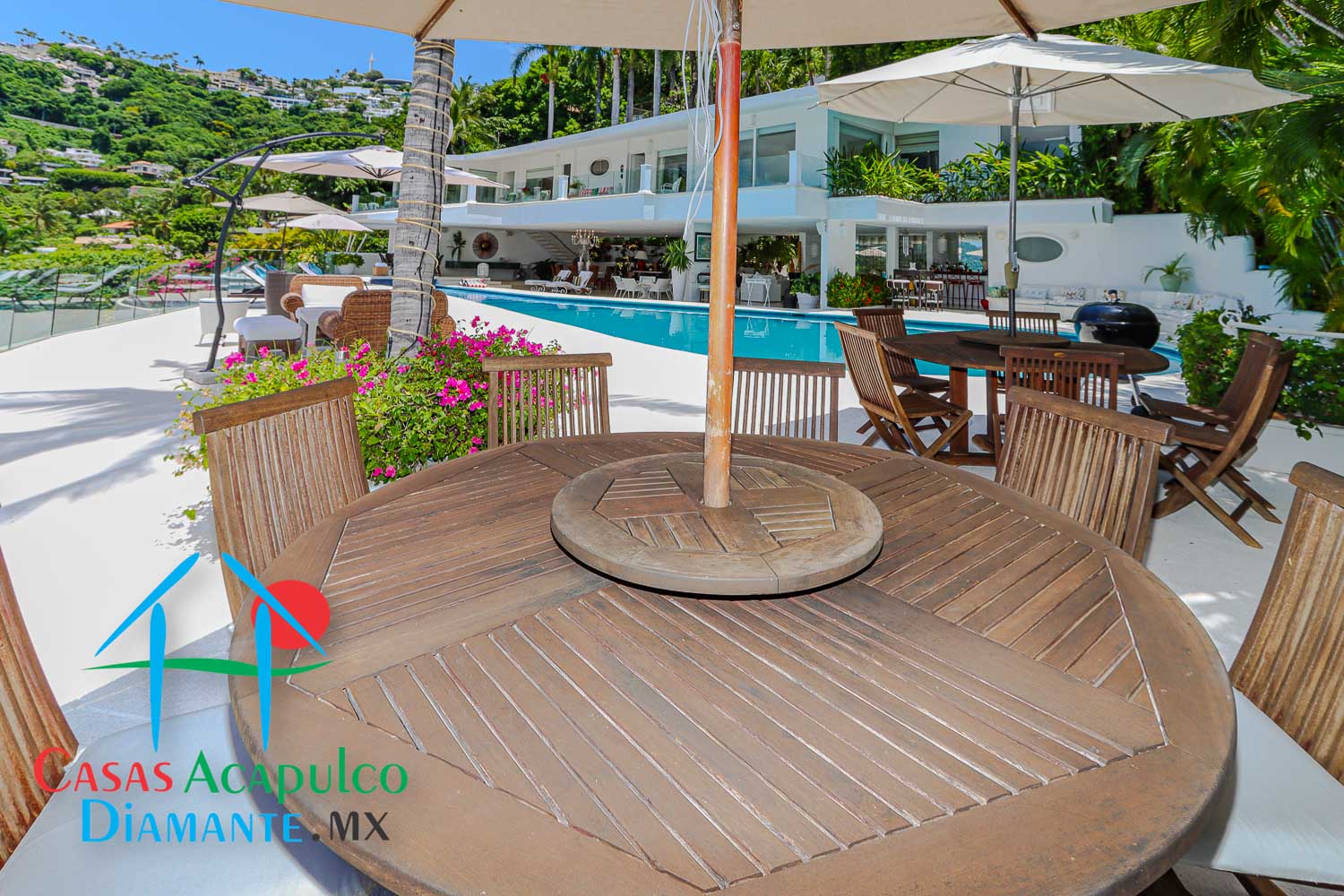 Villa Melgar - Terraza con alberca y asoleadero 1